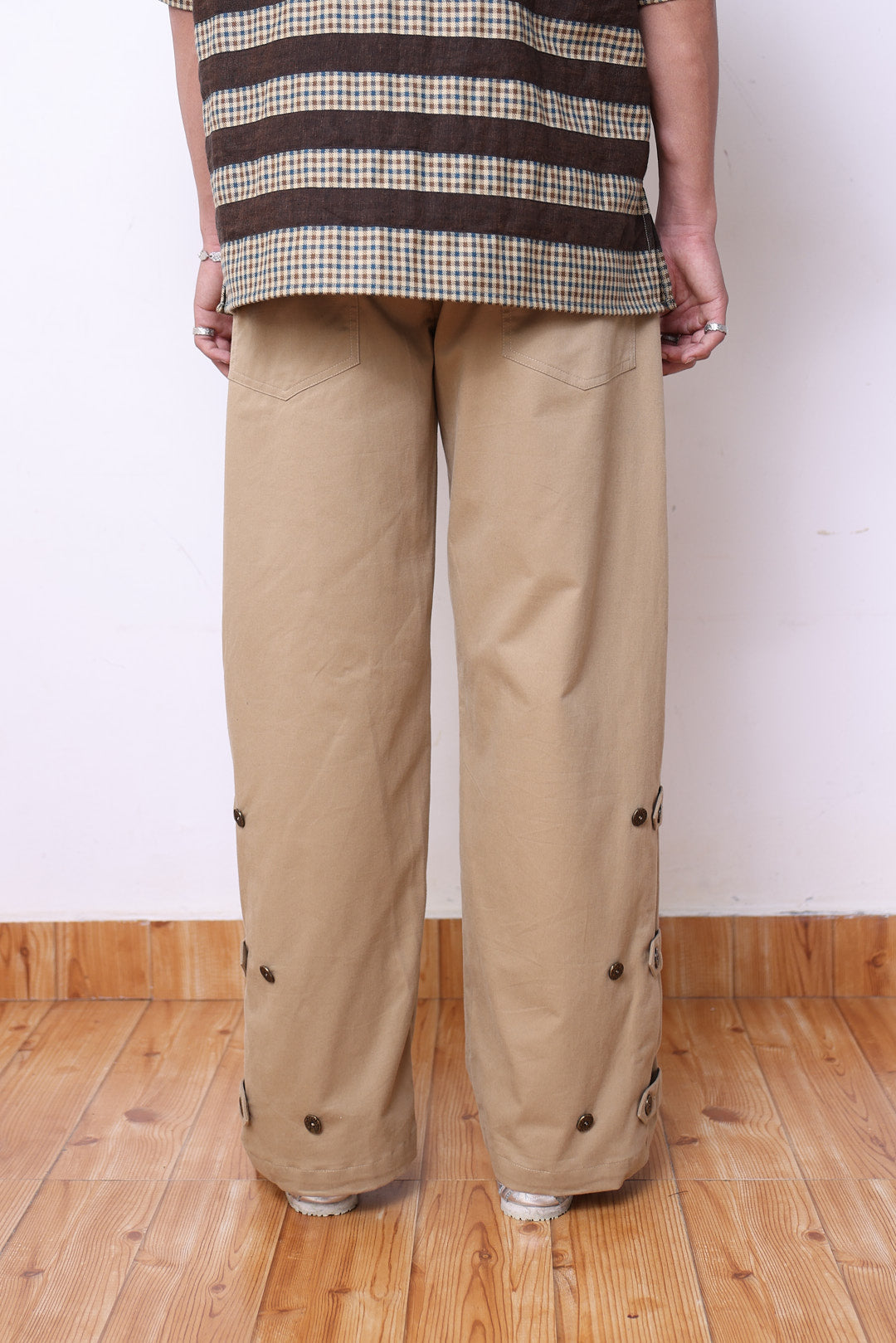 KHAKI PANTS