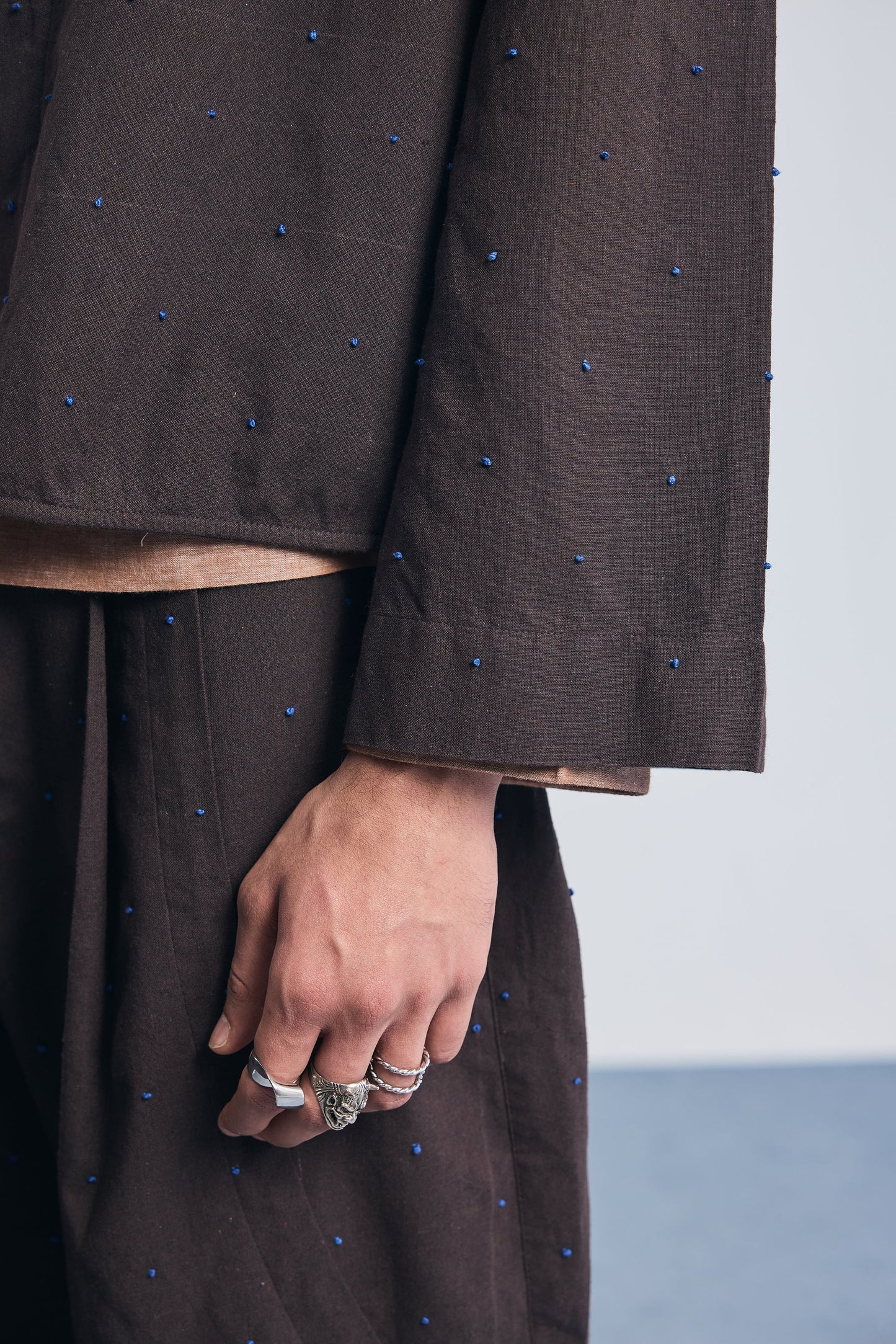 Knots Shirt – Brown Noise